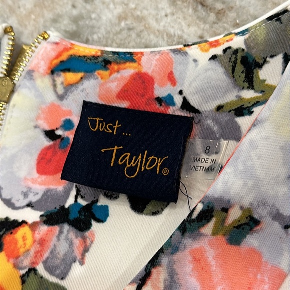 Just Taylor Floral Dress - Picture 3 of 11